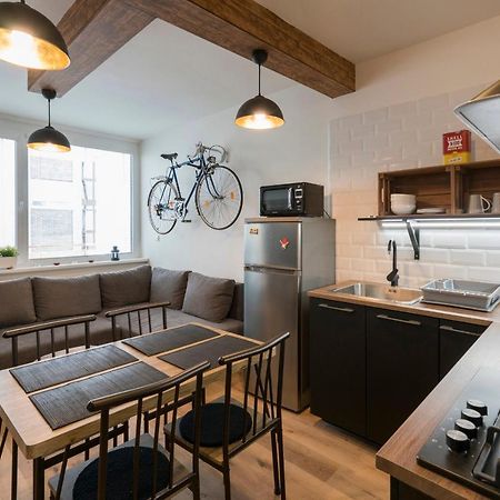 Stylish Centrally Located 1Br Apartment With Parking Bratysława Zewnętrze zdjęcie