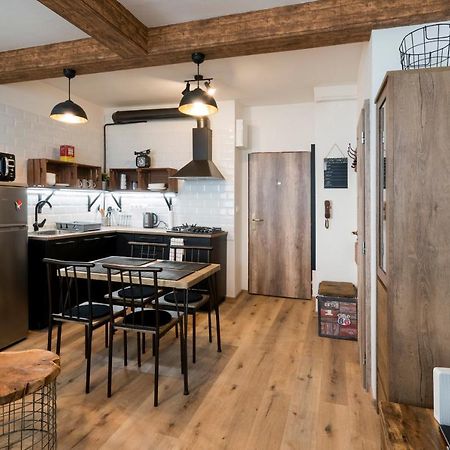 Stylish Centrally Located 1Br Apartment With Parking Bratysława Zewnętrze zdjęcie