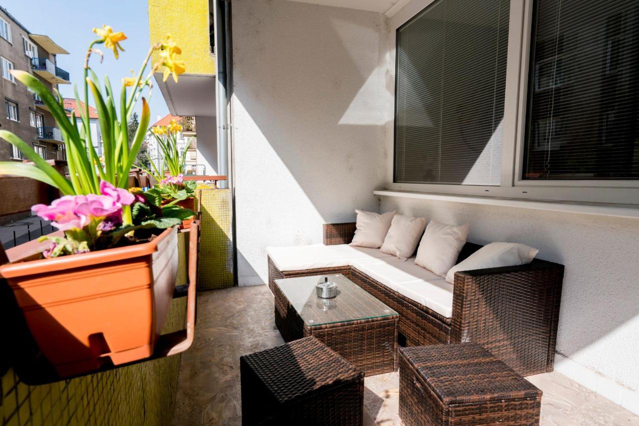 Stylish Centrally Located 1Br Apartment With Parking Bratysława Zewnętrze zdjęcie
